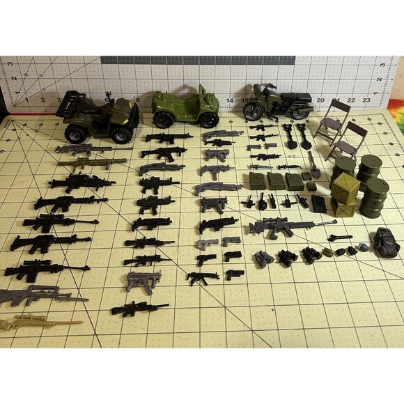 vintage‎ Military Action Assorted Accessories Lot - Picture 1 of 9